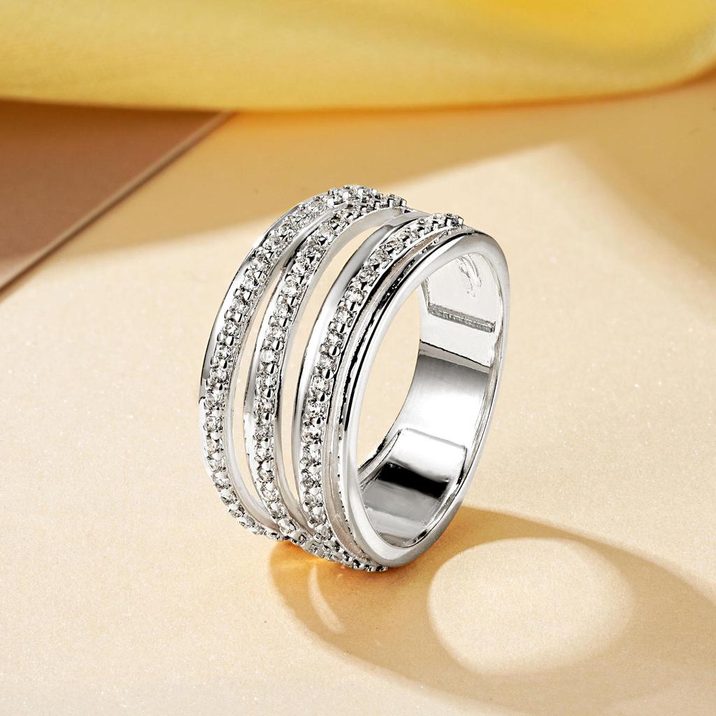 Dámský prsten s více diamanty, kulatý - Tři řady, Módní, Lehký luxus, Exkluzivní, Nejprodávanější, Niche módní doplněk.