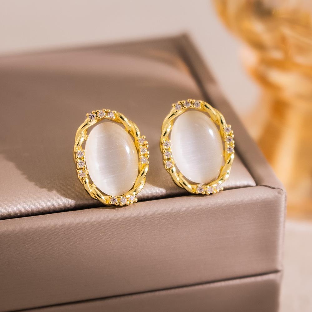 Silberne Nadel Katzenaugenstein Blume Ohrringe - Elegantes, vielseitiges Modeaccessoire für Frauen
