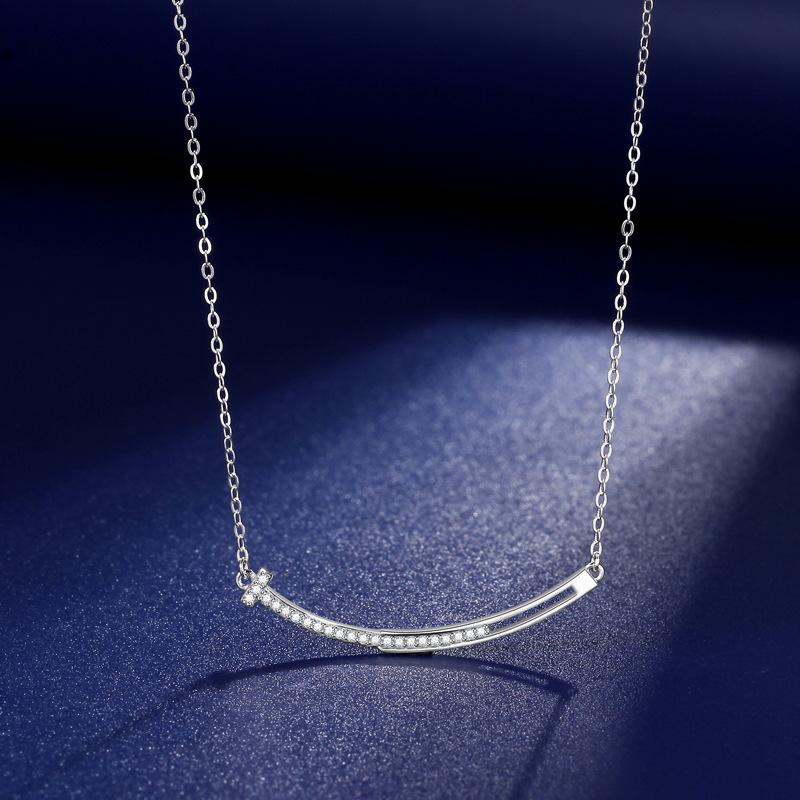 

Ожерелье со смайликами Женская улыбка Ниша Премиум Подвеска Аксессуары Легкие Роскошные украшения