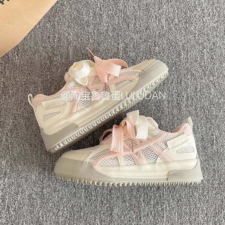 Scarpe da ginnastica in rete traspirante da donna 2025 nuove estive con plateau bianche con gonne, scarpe a pane, scarpe da ginnastica tedesche da donna
