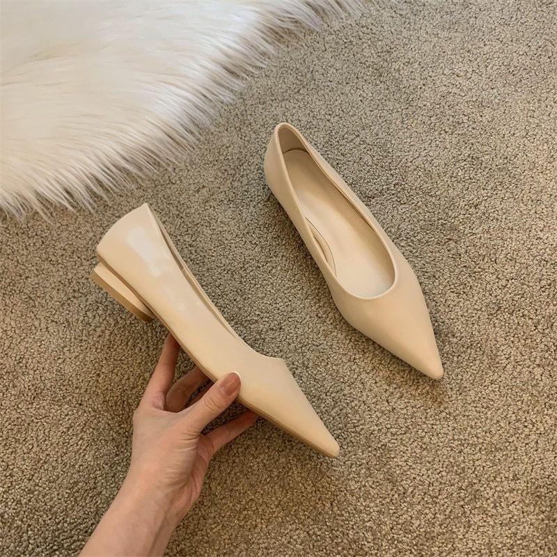 Flat bottom pointed head shallow mouth work shoes small leather shoes women's low heel women's shoes soft sole not tired feet women's fashion shoes