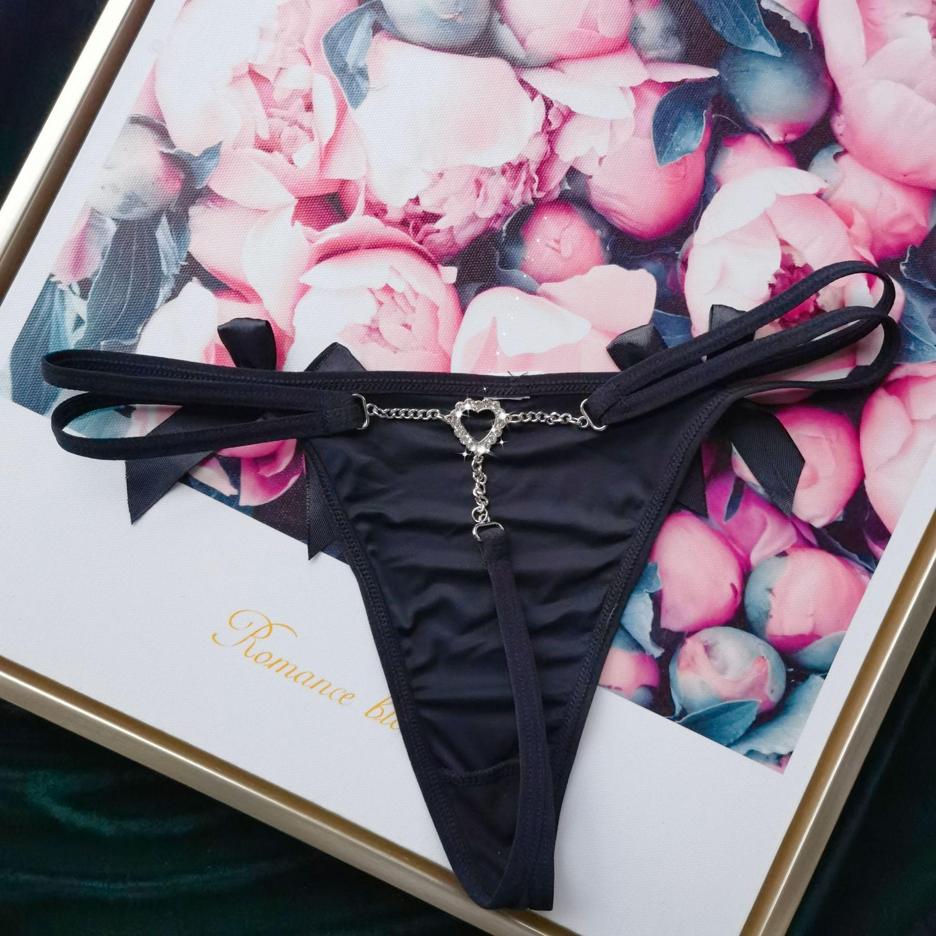 

Европейско-американская мода: Женские однотонные металлические стринги с цепочкой Т-образной спинкой - Сексуальное нижнее белье Large