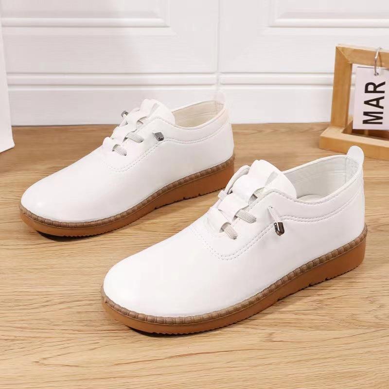 Women's Spring/Autumn Slip-On Soft-Sole Flat Shoes – Lightweight Breathable Casual Mother's Shoes, Versatile Comfortable Walking Shoes for Daily Wear
