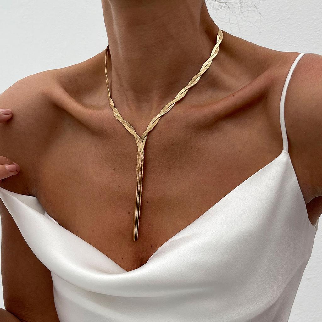 Simple Twisted Snake Chain Necklace for Women Long Tassel Pendant Chokers Gold Copper Color Wrap Temperament Punk Neck Zircon