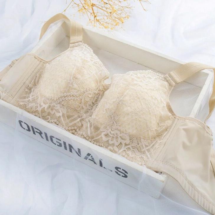 Women's Full-face Cup Thin Cup Bra Without Underwire Comfortable Breathable and Sexy Lace Plate-size Underwear