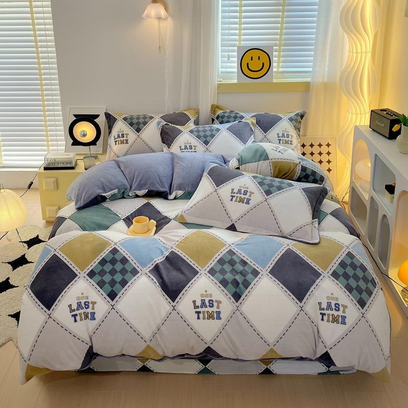 Set din patru piese din catifea cu lapte proaspăt de iarnă, husă de pilotă din flanel din catifea cu două fețe cu imprimare antistatică și set din trei piese din catifea