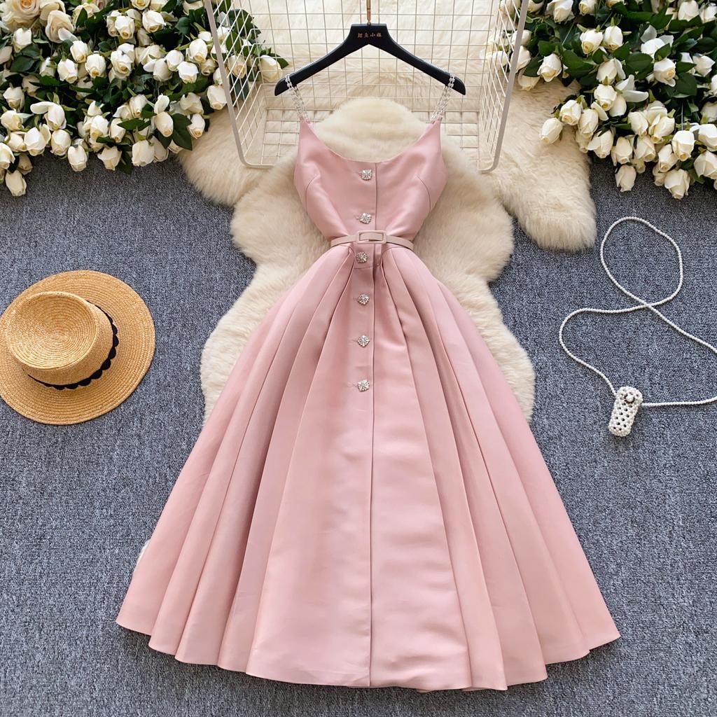 A Light Luxury Thousand-gold Style Halter Dress for Women's Wear In Summer Featuring A Slimming and Elegant Design