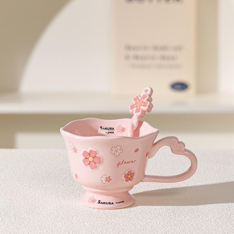 Kirschblüten-Tassen- und Löffelset: Mädchenhafter Keramikbecher mit Herzdesign - Geschenkbox enthalten