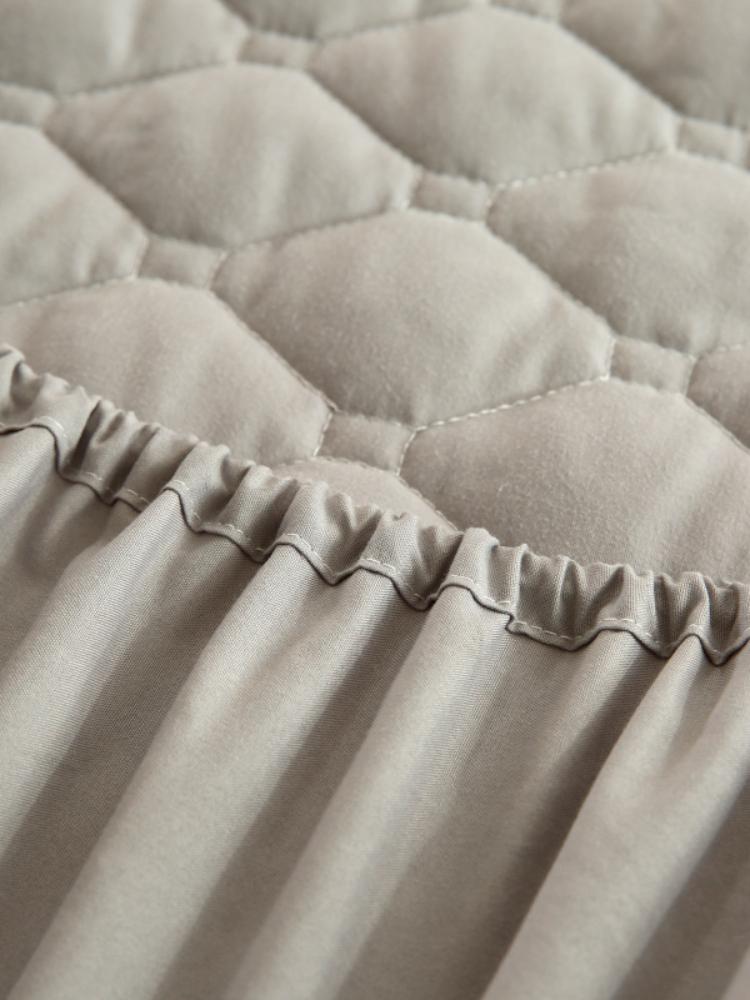 Quilted cotton quilt cover padded baby mattress protector hotel bedspread all-inclusive waterproof bedspread wholesale
