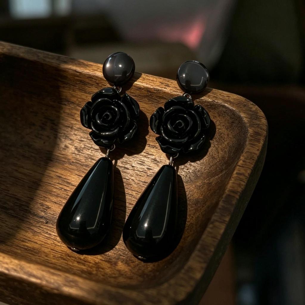 Vintage Black Series Stud Earrings 925 Silver Needle Minimalist High-End Personality Accessories for Women