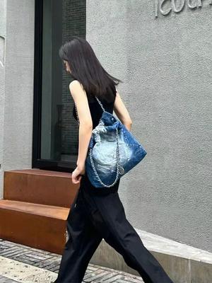 Xiaoxiangfeng Gradient Washed Denim Blue Garbage Bag Large Capacity Grid Chain Tote Bag Single Shoulder Large Bag