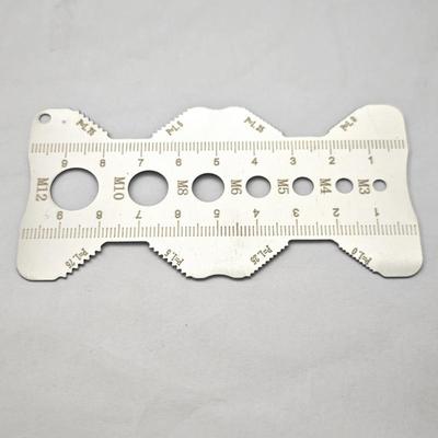 Měřidlo závitů Pravítko pro měření šroubů Posuvné měřidlo z nerezové oceli Metrický měřicí nástroj Pro měření stoupání šroubu Bit Šroub Matice Šroub