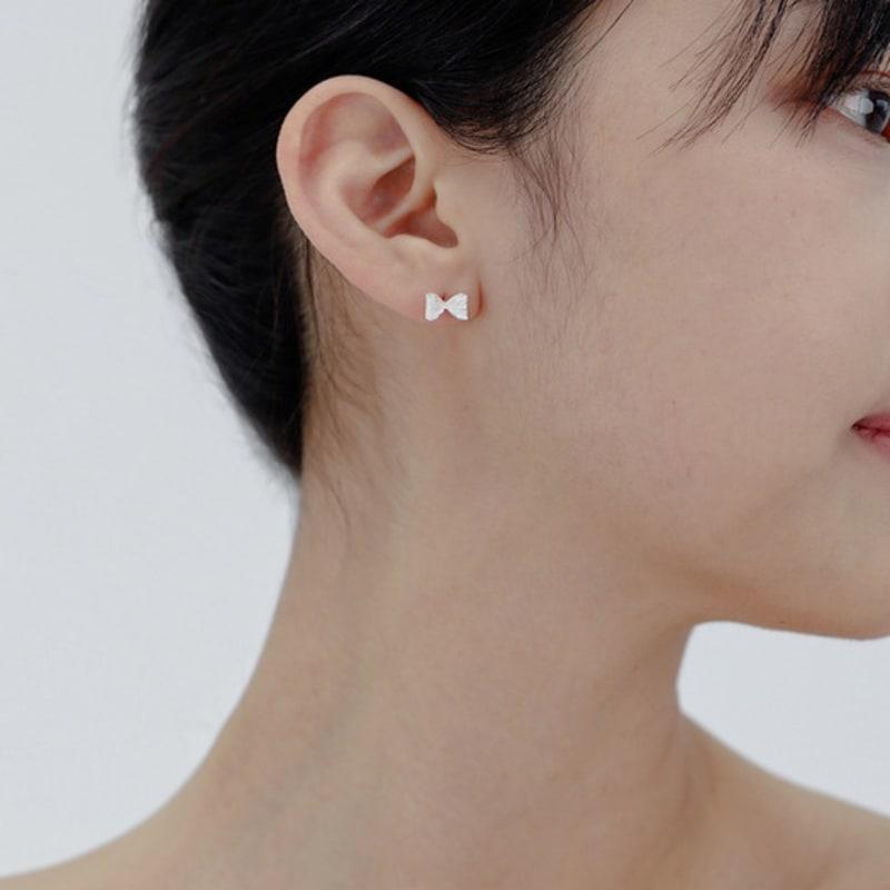 Mouvebament Pearl Ribbon Earring_SIlver925