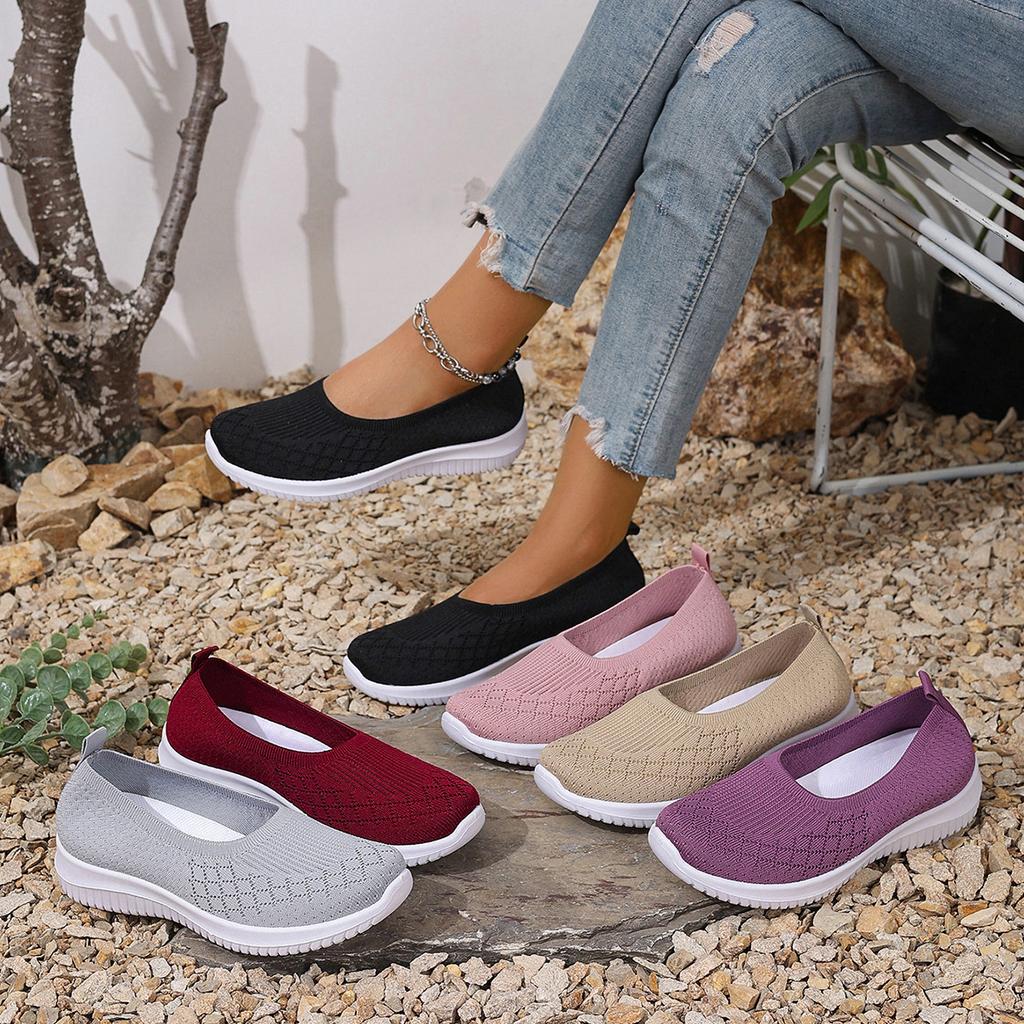 Women Casual Shoes Light Sneakers Breathable Mesh Summer Knitted Vulcanized Shoes Outdoor Slip-On Sock Shoes Plus Size Tennis