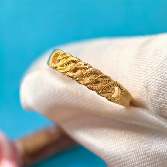 Gold-Plated Brass Twisted Ring: Open, Adjustable, Luxurious Threaded Design