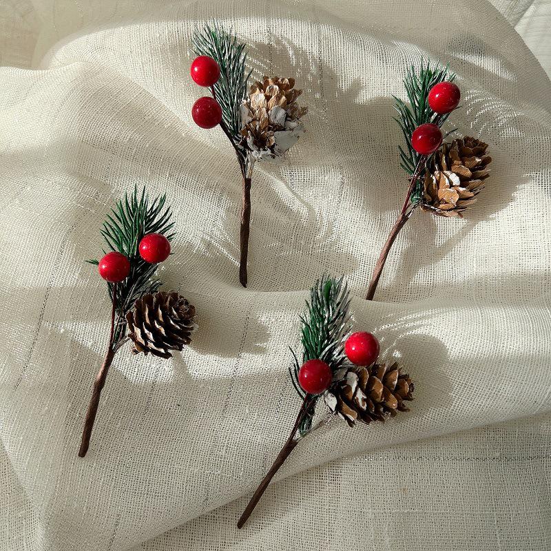 Natural Dried Pine Cones for Christmas Tree Decoration, Photography Props, Floral Wreaths, and Bouquets.