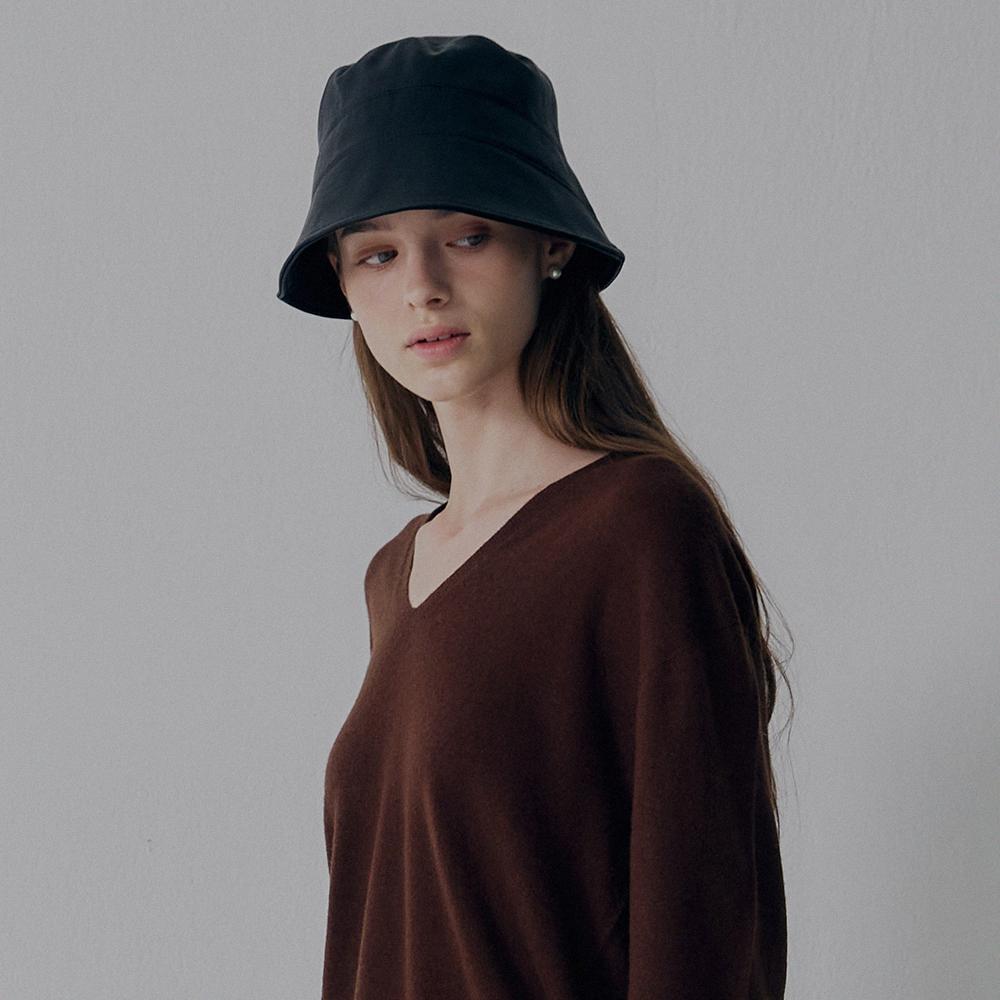 Meleuhen Line Fake Leather Bucket