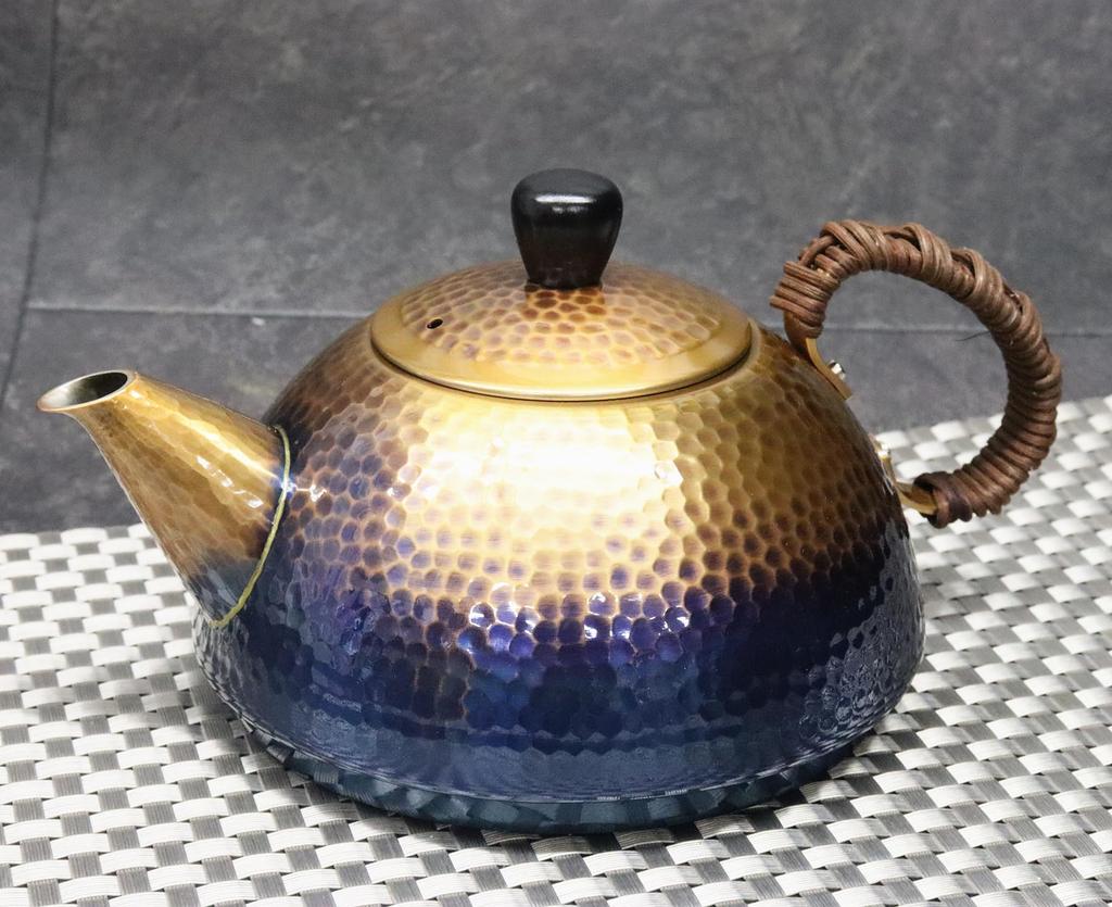 Shinkodo Teekanne aus reinem Kupfer von Wang Hergestellt in mit Geschenkverpackung (Halbe Runde) Hui, Japan, Gehämmert,