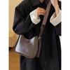 Ladies' New Trendy Fashion Crossbody Bag Retro This Year's Popular Wide Band Single Shoulder Bucket Bag
