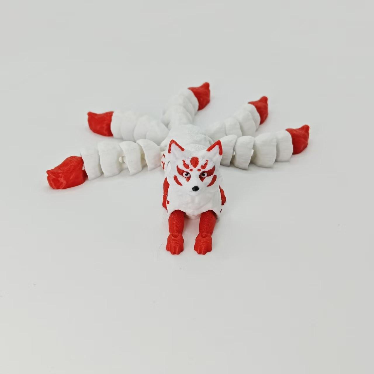 Realistic 3D-Five-Tailed Fox Toy with Articulated Joints – Decompression Fox Figure