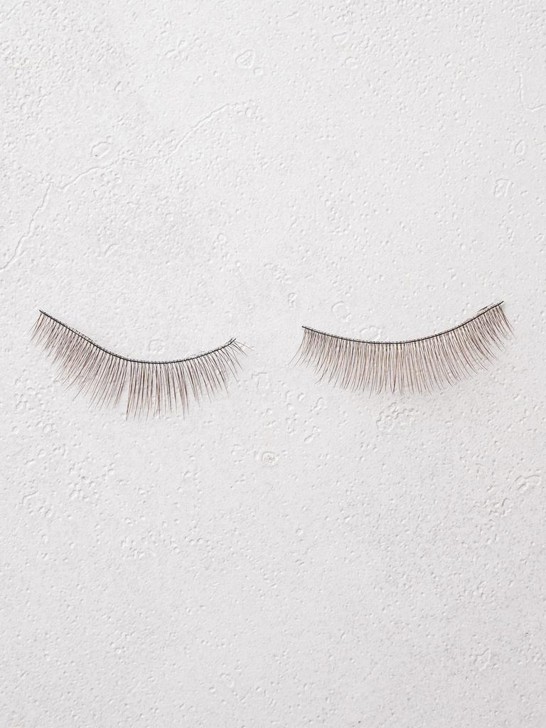 Daily False Eyelashes - First Date Style