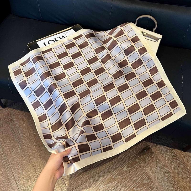 New 71 * 71cm Korean version small square scarf women's silk scarf spring and summer thin sunscreen scarf neck protection tied bag headband scarf