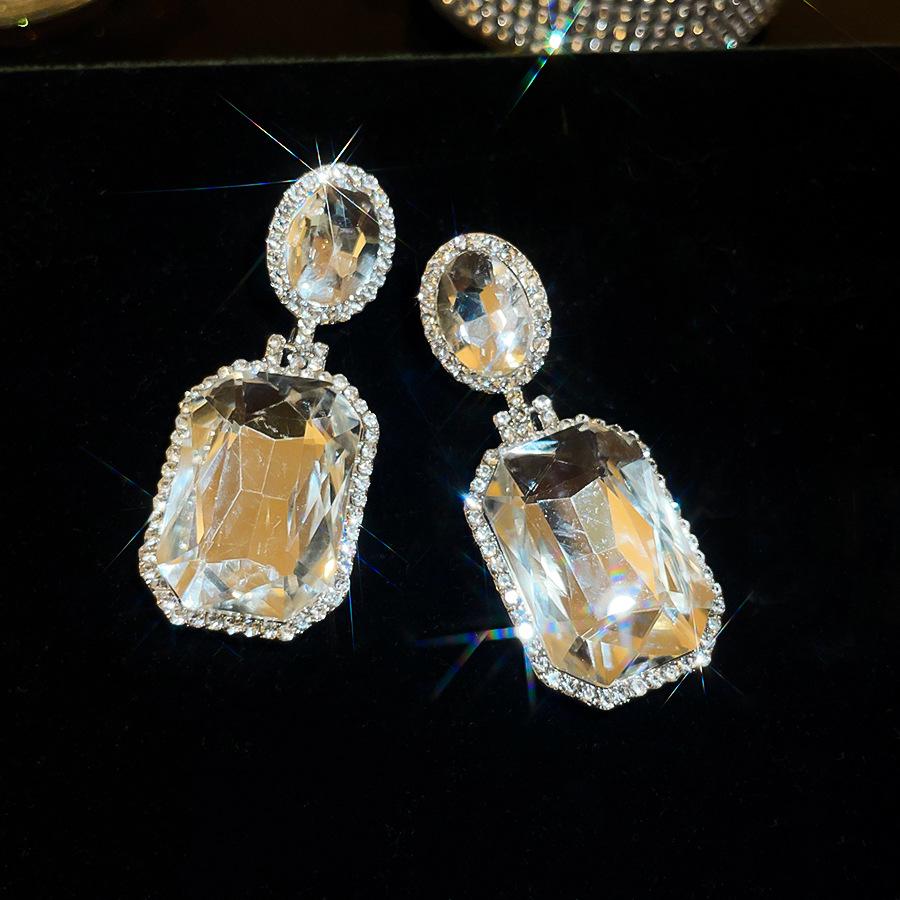 Silver Needle Rhinestone Geometric Stud Earrings - Elegant, High-End Design for Women