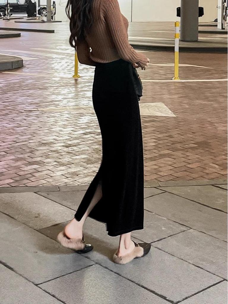 Golden Velvet Women's Mid-Length High-Waisted Slimming Pencil Skirt (Spring/Autumn 2026).