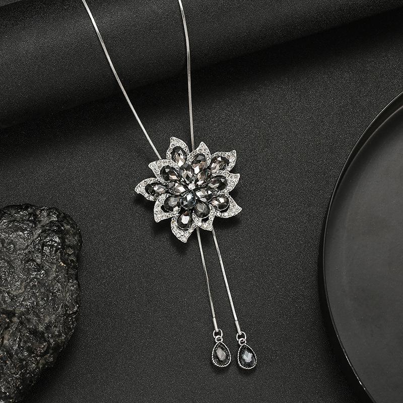 1Pcs New Trendy Korean Fashion Clothes Pendant Geometric Jewelry Vinatge Crystal Water Drop Sweater Long Necklaces For Women