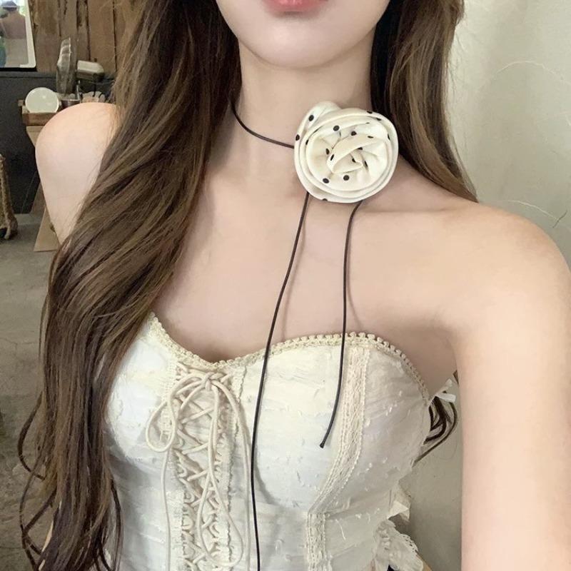 Black and White Flower Necklace Rose Choker Neck Flower Neckband Necklace Female Neck Collar Camellia Clavicle Chain