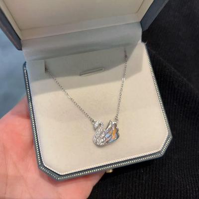 Collana Cigno Sogno Aurora: Argento Nickelato Placcato Oro, Elegante Regalo di Moda di Alta Gamma per Lei