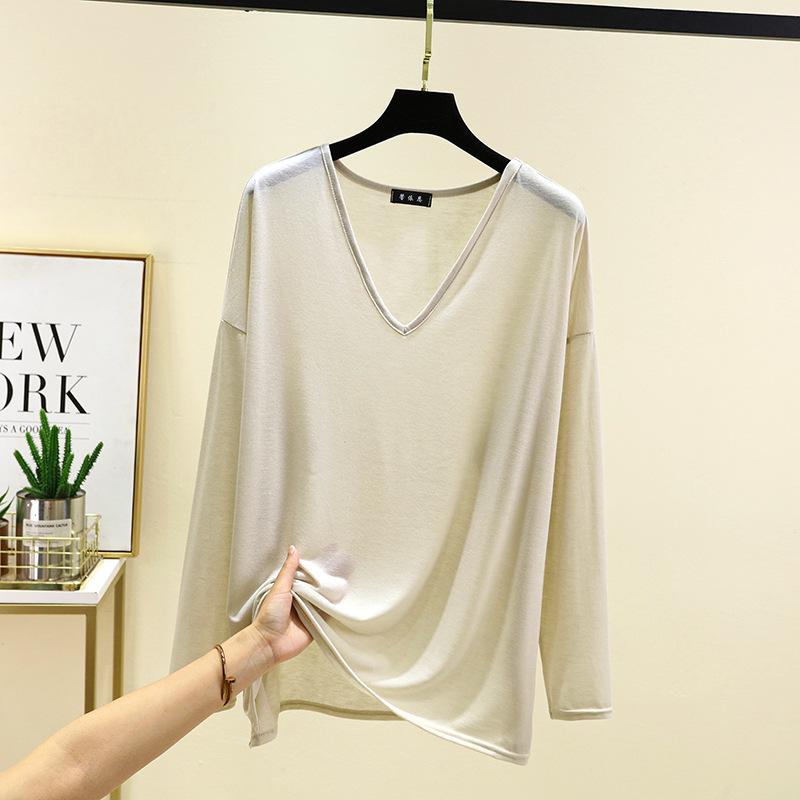 

Женская рубашка большого размера из тенселя с V-образным вырезом, длинными рукавами и разрезом One Size бежевый