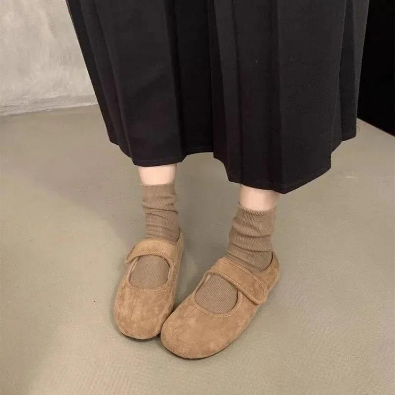 2025 Winter New Velvet Warm Cotton Shoes Women's Round Head Shallow Mouth Casual Sports Shoes Retro Soft Bottom Cotton Shoes