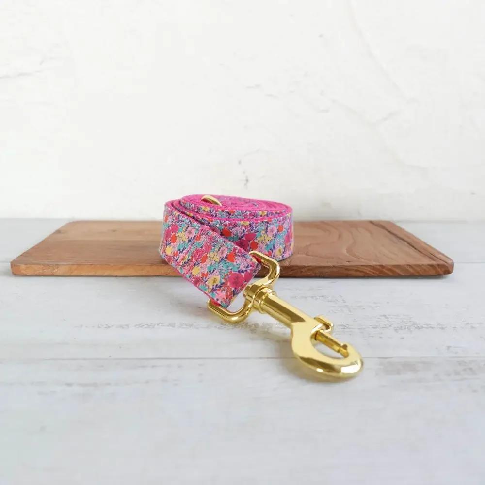 

Персонализированный ошейник для собаки, ошейник для питомца на заказ, бесплатная гравировка, ID-жетон с именем, аксессуар для питомца, розовые цветы, волокно, ошейник для щенка, поводок S