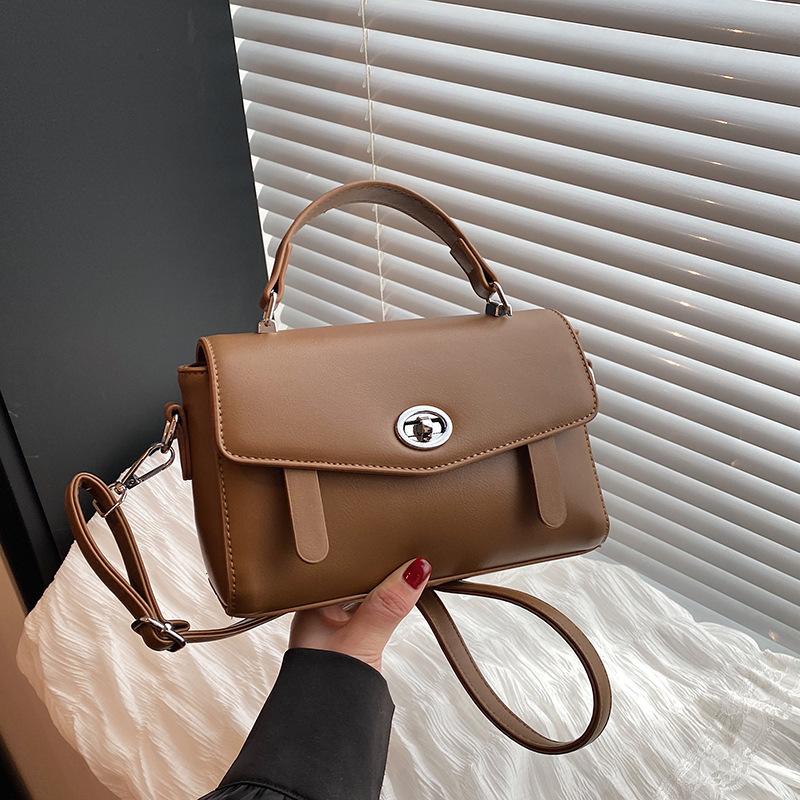Summer new fashionable solid color lock flip bag versatile portable shoulder oblique span women's bag
