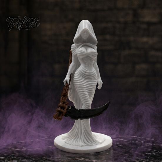 Halloween Decor Sculpture 3D Printed Hooded Woman Statue, Gothic Grim Reaper Figurine, Statue Party Decoration for Home Office Desk Shelf Figurine