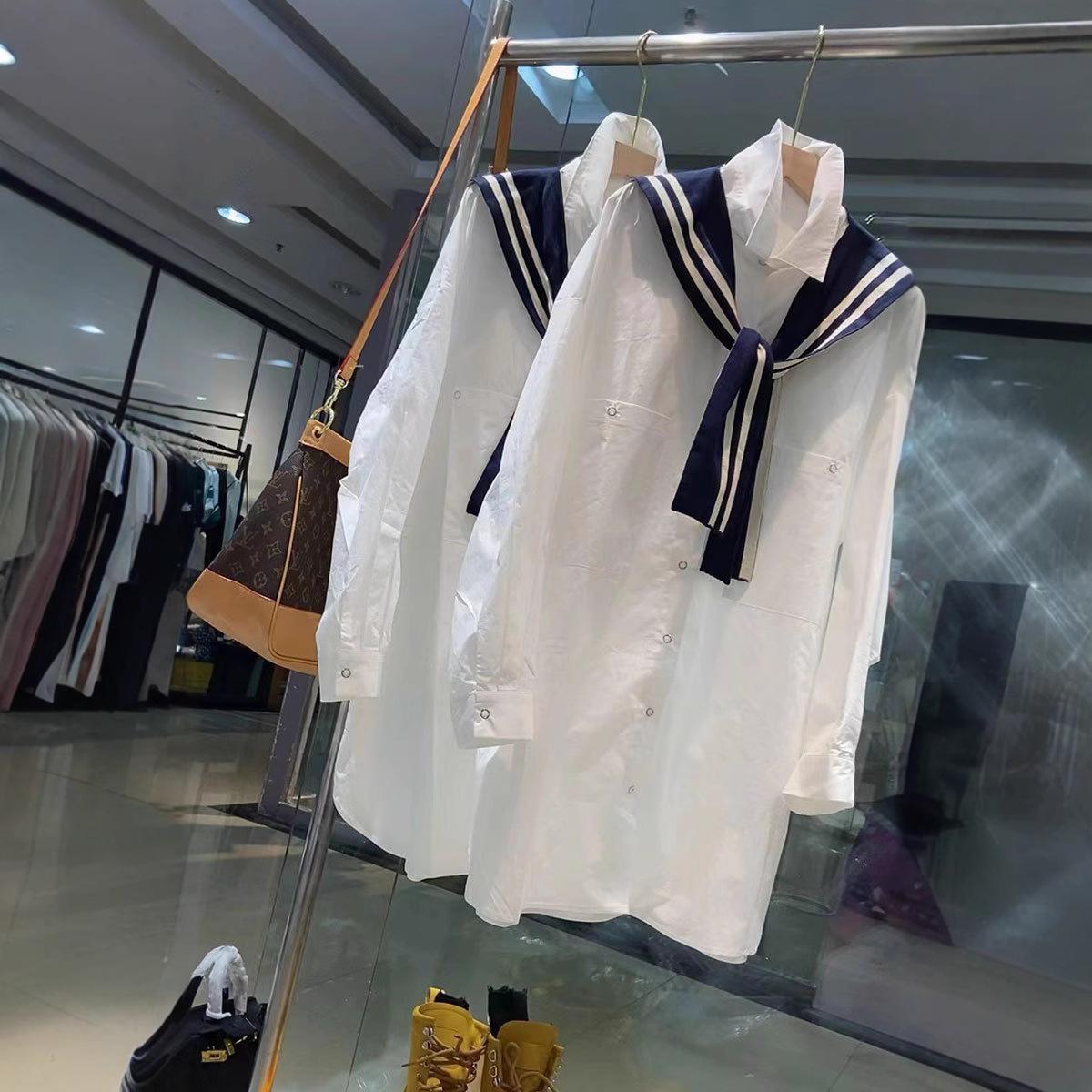 

Плюс Размер Женщин Осень Новый Стиль Всего Маленький Дизайн Sense Лоскутное Поддельные Две Рубашки Топы 4XL белый