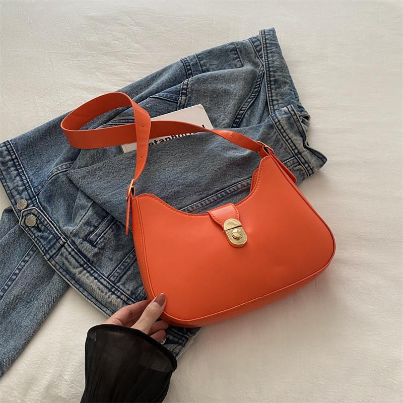 Fashionable Pu Material Crescent Handbag For Women With Stylish Street Vibe