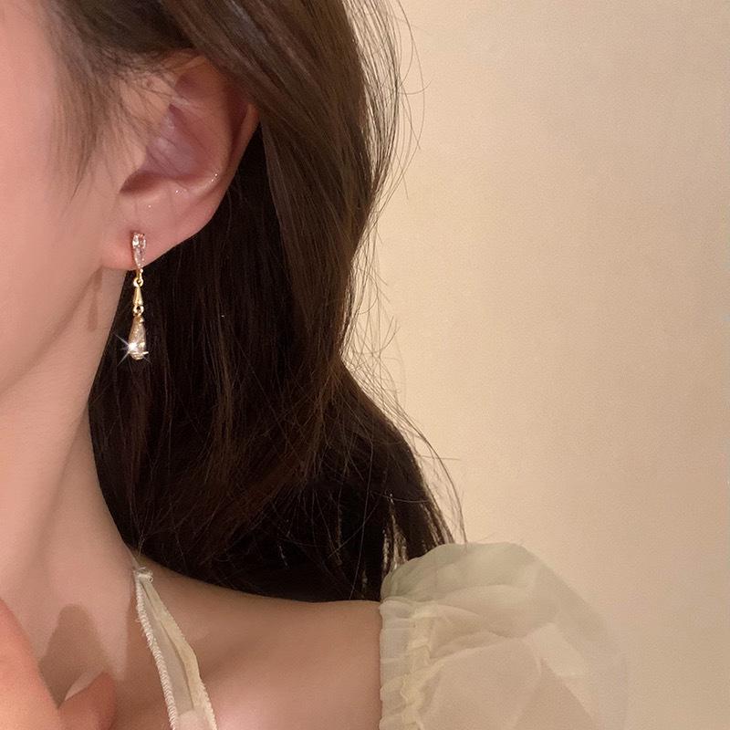 Zircon Tassel Stud Earrings: Niche Design, Fashionable Women's Style 2023