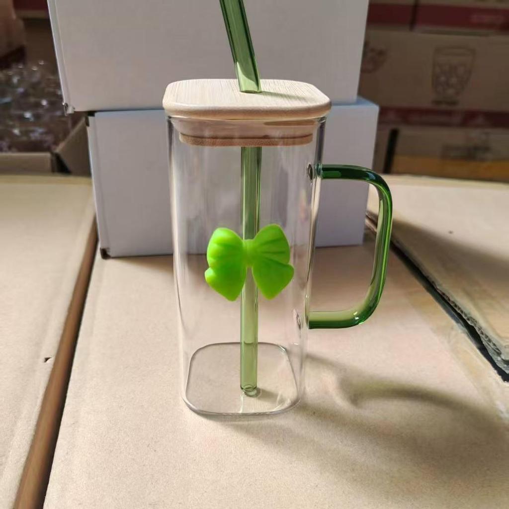 INS Stil Schmetterlingsbecher: Hohes Borosilikatglas, Transparentes quadratisches Design mit Griff & Strohhalm, Temperaturbeständig für Frauen.