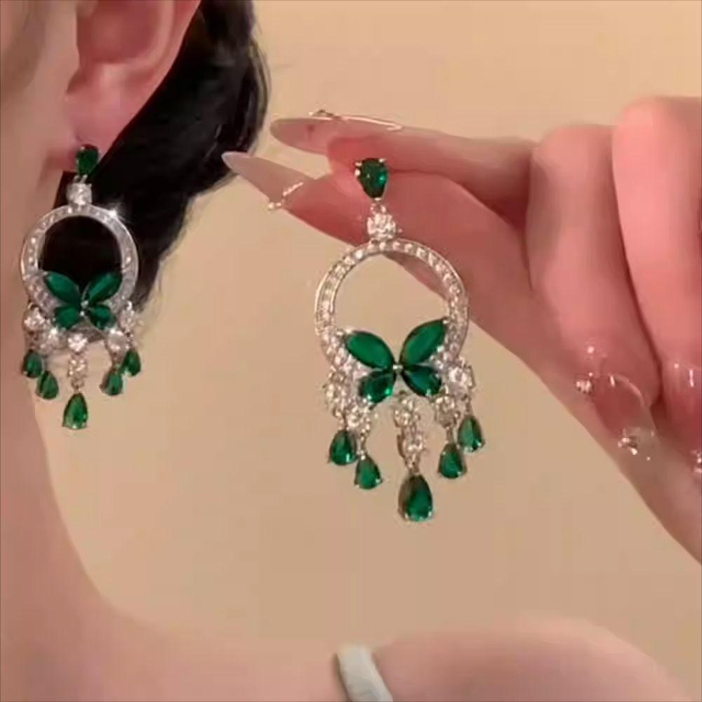 

Серьги-кисточки с бриллиантами в виде бабочек, элегантные серьги, нишевая легкая роскошь, высококлассные серьги, женские