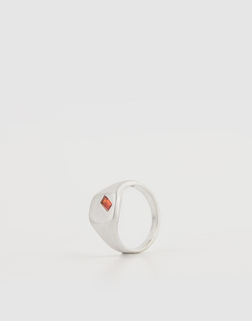 Sylk Rubin Signet Ring