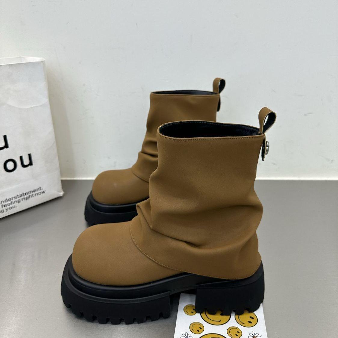 

2024 autumn new pants boots big head short boots platform women s shoes fashion versatile sleeve Chelsea single boots 40