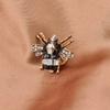 New Arrival Fashionable Stylish Bee Magnet Brooches Adorable Animal Crystal Stone Pearl Lapel Pin Scarf Hijab Pins Women Luxulry Jewelry Men