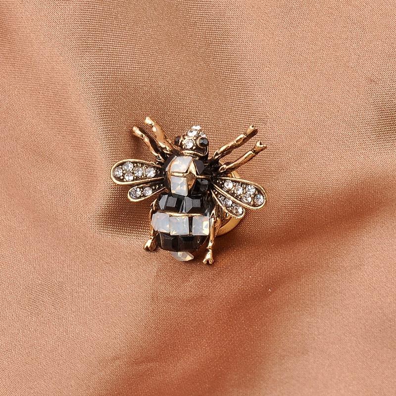 New Arrival Fashionable Stylish Bee Magnet Brooches Adorable Animal Crystal Stone Pearl Lapel Pin Scarf Hijab Pins Women Luxulry Jewelry Men