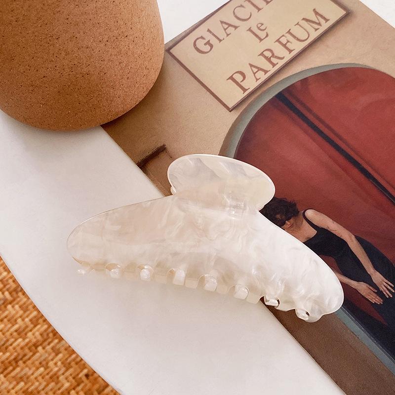 

Stylish Acrylic Hair Claw Clip With Gorgeous Water Wave Design For Women Accessories Fashion Rainbow White