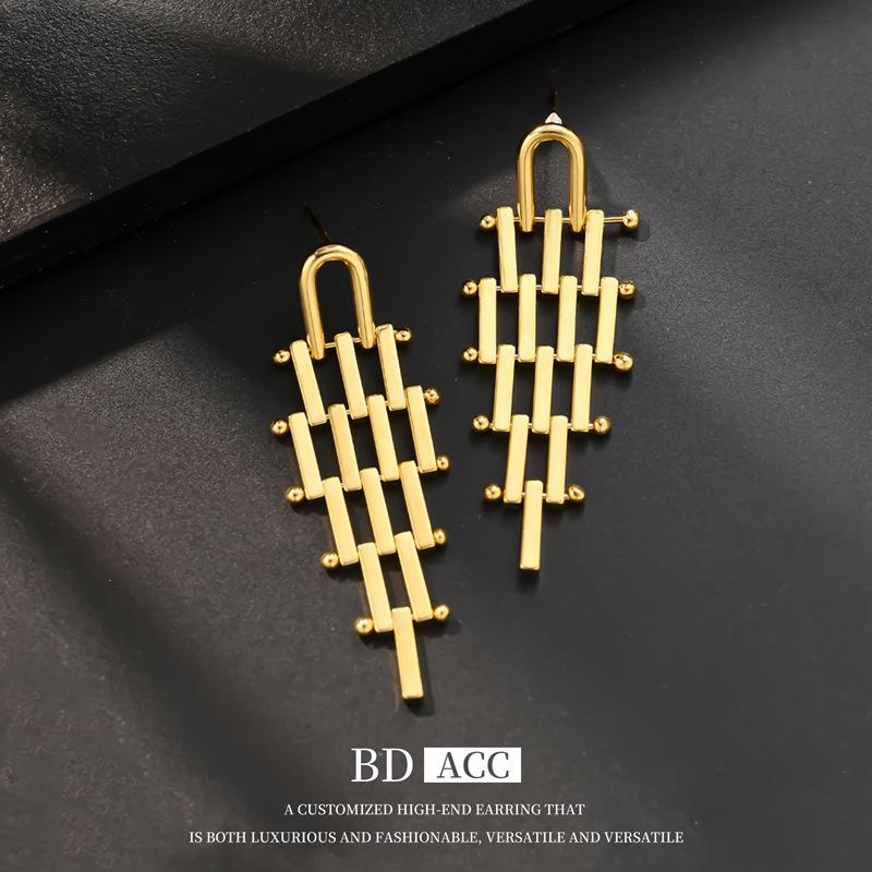 

Geometric Trapezoid Metal Dangle Earrings: Bold, Fashionable & Unique Niche Design for Women