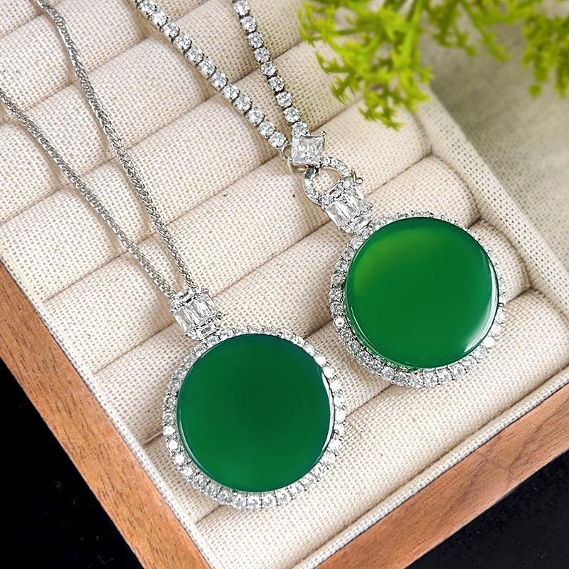 Autumn And Winter Jewelry Safe Brand Pendant Chalcedony Necklace Birthday Gift Main Stone 25 * 25