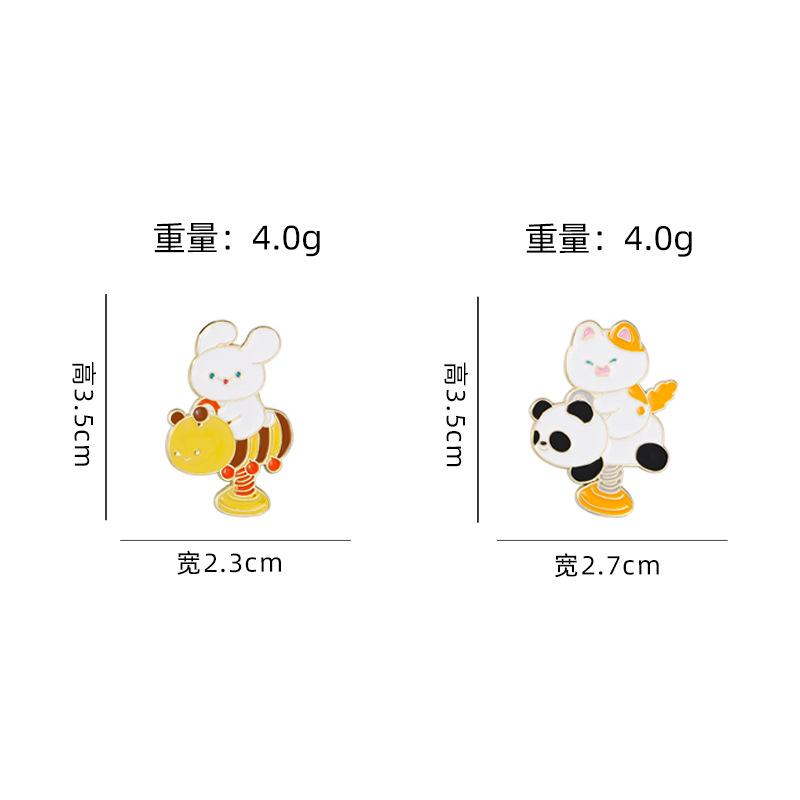 Original small animal brooch rabbit cat bee panda clothes accessories butterfly buckle schoolbag decoration