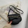 Dámské sedlové tašky crossbody tašky nové messenger tašky řetízkové klopové tašky přes rameno jednobarevná designová luxusní crossbody taška